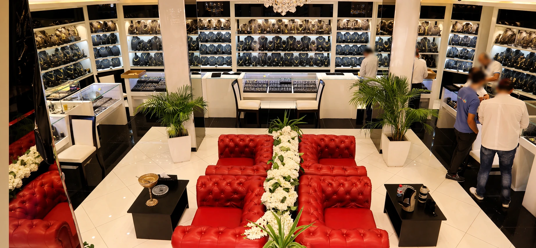 Interior design and full execution of DIVE Jewelry store in Marj Al Hammam by Eagle Ports